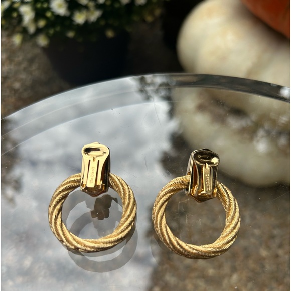 ❤️🎉HOST Pick🎉❤️ Christian Dior Pave’ Crystals Gold Tone Hoop Earrings.🥰 - Picture 5 of 6